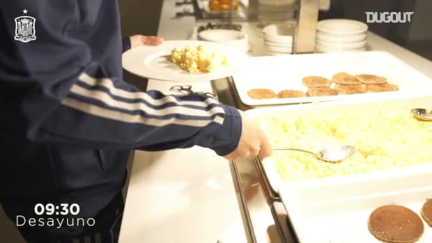 Behind the scenes: A matchday for Pedri with Spain U21